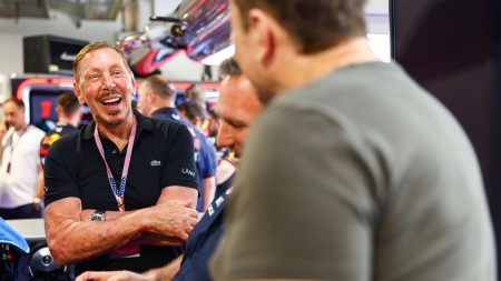 10 richest people lose billions as tech stocks fall