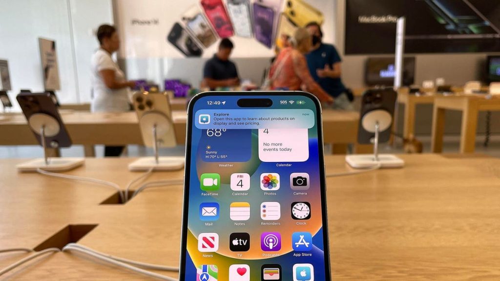 New iPhone Problems Confirmed, Elon Musk’s App Store Miracle, iPhone 15 Disappointment