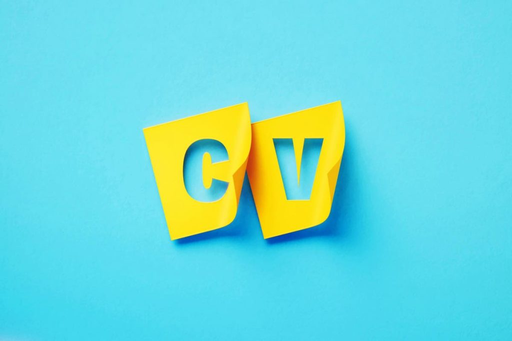 Can You Use AI To Write An MBA CV? Pros And Cons